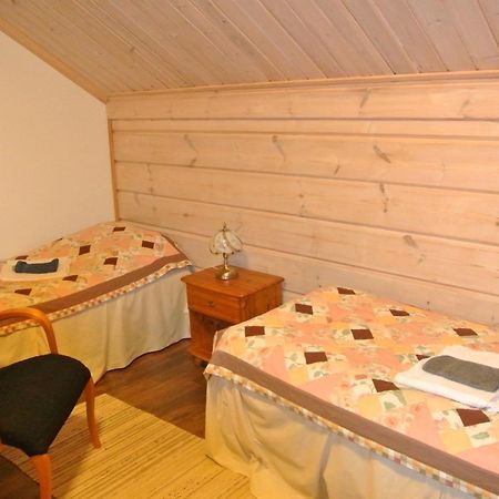Guest House Haapaniemen Hirsikartano Иисалми Экстерьер фото